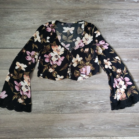 Kendall & Kylie Tops - Kendall & Kylie Floral Bell Sleeve Crop Top Black Pink Crochet Lace Trim Small